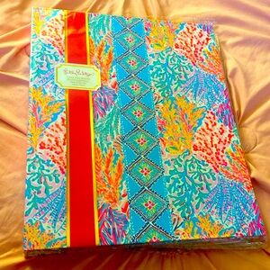 🌹Lilly Pulitzer NWT Three Ring Binder Three Divider Tabs Interior Pocket!